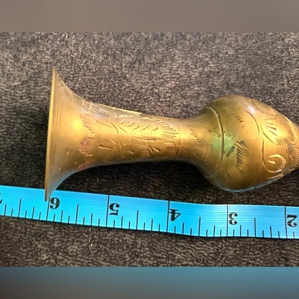 Vintage Brass vase made in India feather like design flower floral bud  #4-44